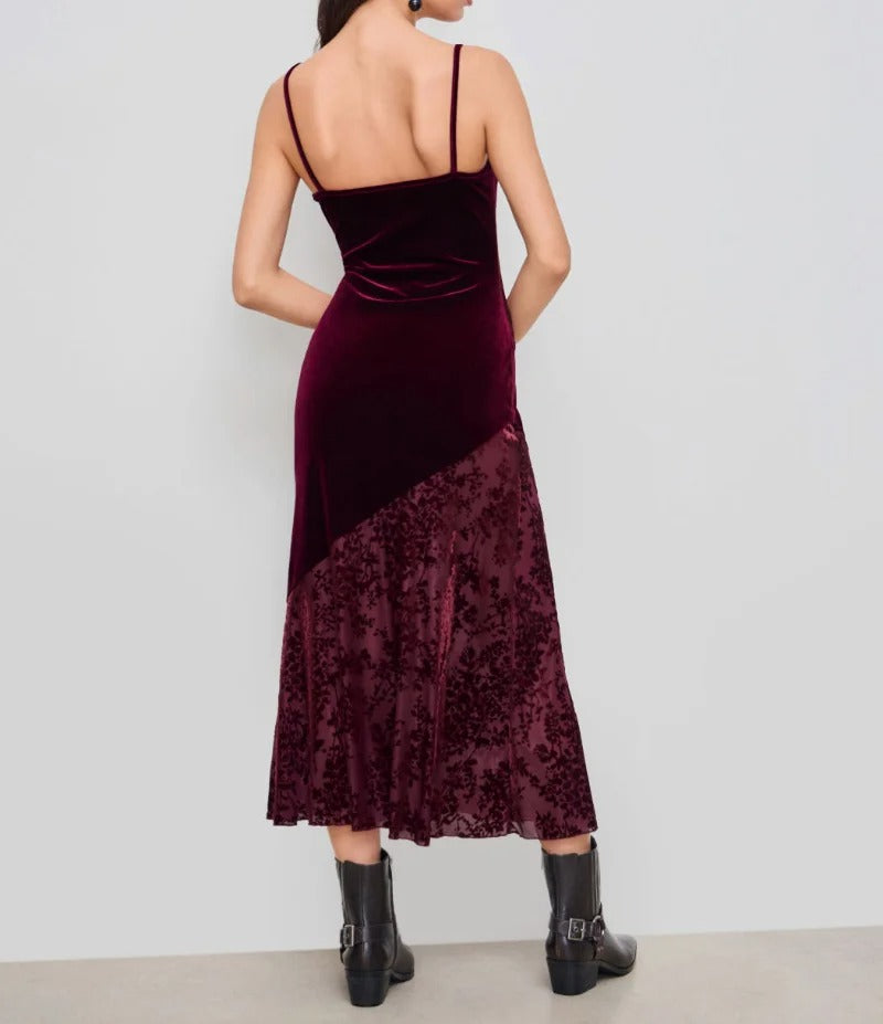 Bordeauxrotes Maxikleid mit Spitzeneinsatz und Bindedetail vorne