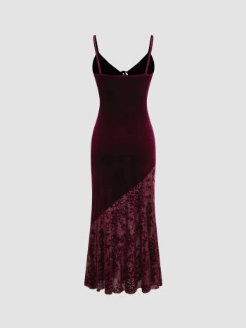 Bordeauxrotes Maxikleid mit Spitzeneinsatz und Bindedetail vorne
