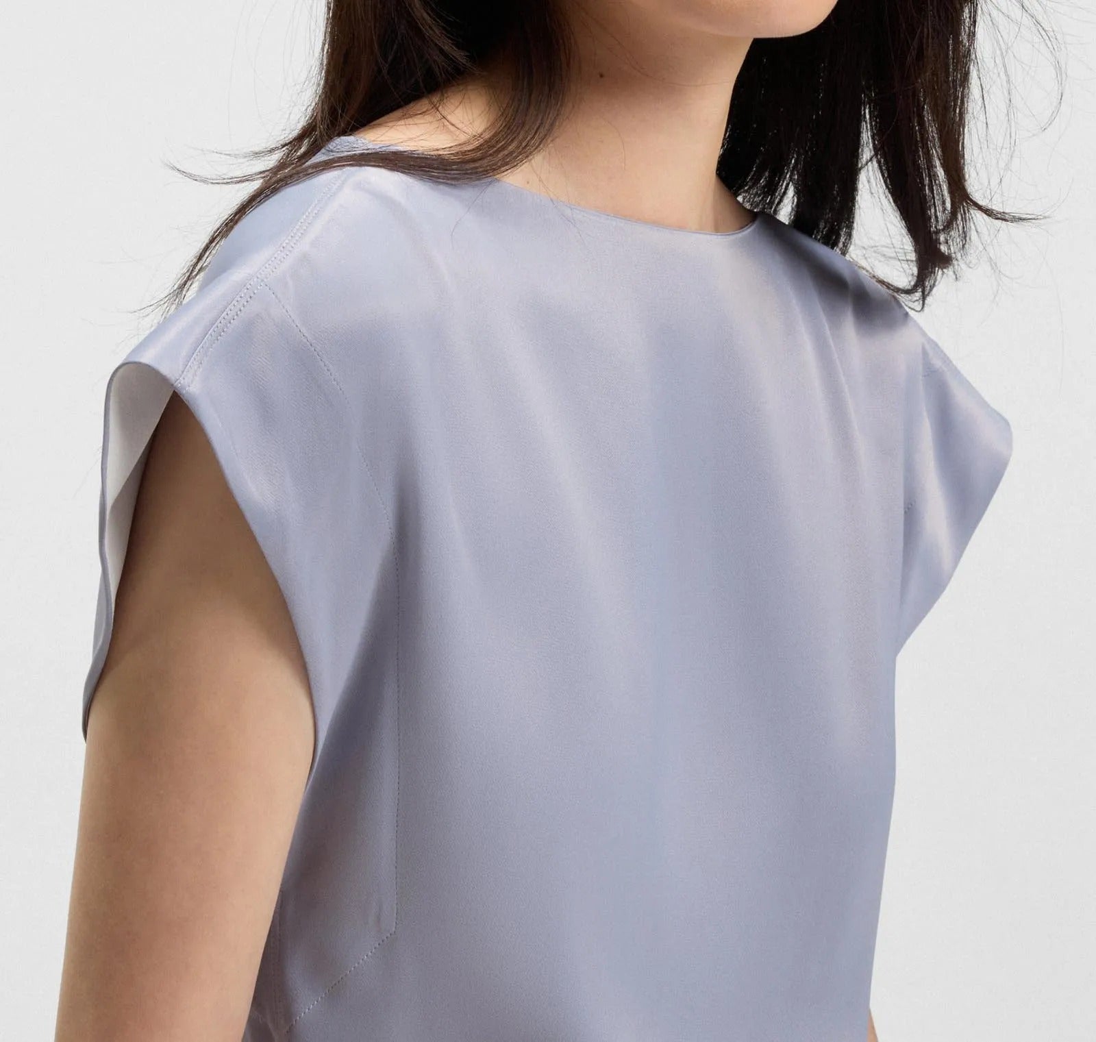 Graues zweiteiliges Kleid-Set mit Flügelärmeln und geradem Rock