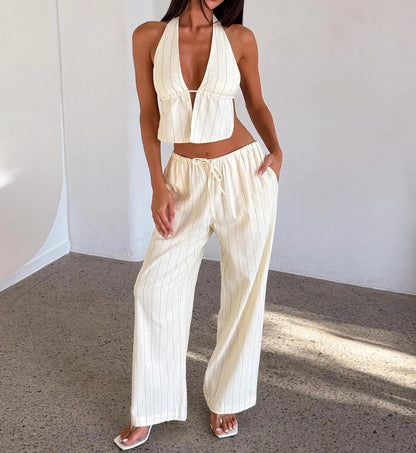 Hellbeiges zweiteiliges Set mit Neckholder-Top und weitem Bein
