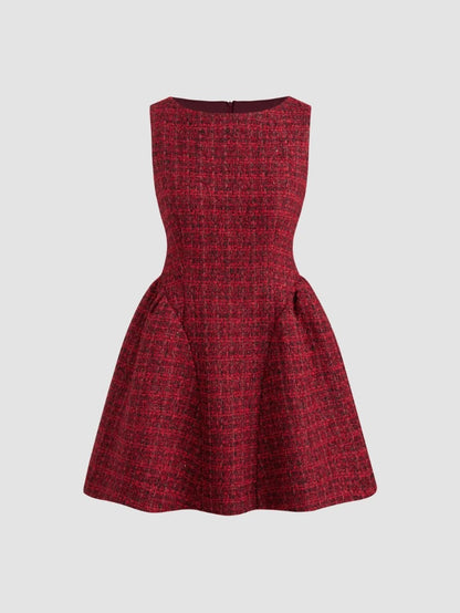 Rotes strukturiertes ärmelloses Minikleid mit ausgestelltem Rock
