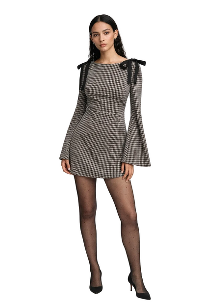 Schwarz-beiges kariertes Minikleid mit ausgestellten Ärmeln